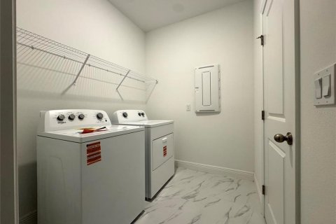 Снять в аренду виллу или дом в Миннеола, Флорида 9 комнат, 195.09м2, № 1899475 - фото 21