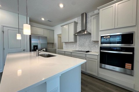 Снять в аренду виллу или дом в Миннеола, Флорида 9 комнат, 195.09м2, № 1899475 - фото 9