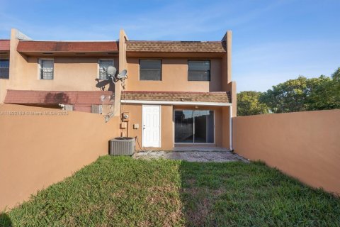 Adosado en venta en Miami Gardens, Florida, 3 dormitorios, 130.62 m2 № 1946672 - foto 16