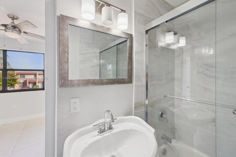 Adosado en venta en Miami Gardens, Florida, 3 dormitorios, 130.62 m2 № 1946672 - foto 14