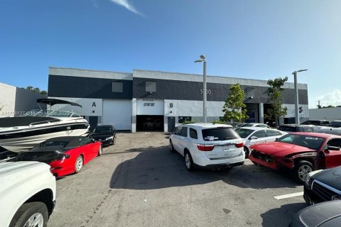 Commercial property in West Park, Florida № 1869928 - photo 2