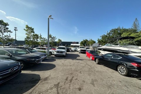 Commercial property in West Park, Florida № 1869928 - photo 21