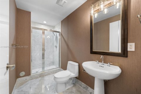 Condo in Miami, Florida, 5 bedrooms  № 1860118 - photo 12