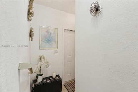 Casa en venta en North Miami, Florida, 3 dormitorios, 121.14 m2 № 1945637 - foto 26
