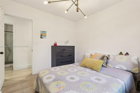 Casa en venta en North Miami, Florida, 3 dormitorios, 121.14 m2 № 1945637 - foto 20