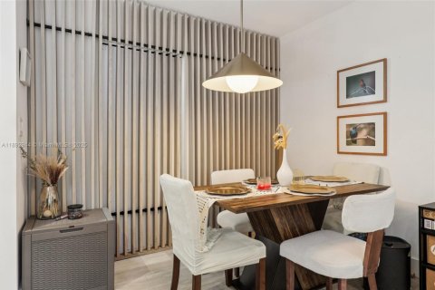 Casa en venta en North Miami, Florida, 3 dormitorios, 121.14 m2 № 1945637 - foto 12