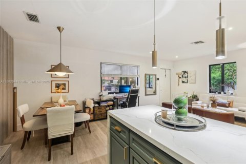 Casa en venta en North Miami, Florida, 3 dormitorios, 121.14 m2 № 1945637 - foto 10