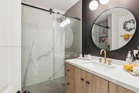 Casa en venta en North Miami, Florida, 3 dormitorios, 121.14 m2 № 1945637 - foto 28