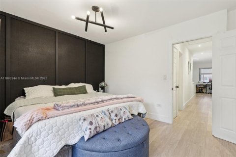 Casa en venta en North Miami, Florida, 3 dormitorios, 121.14 m2 № 1945637 - foto 22