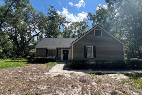 House in Gainesville, Florida 3 bedrooms, 137.31 sq.m. № 2109442