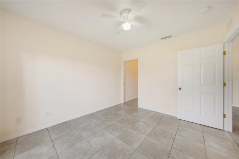 Copropriété à vendre à Punta Gorda, Floride: 2 chambres, 85.84 m2 № 2233785 - photo 5