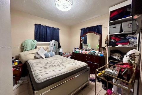 Commercial property in Opa-locka, Florida № 1731281 - photo 19
