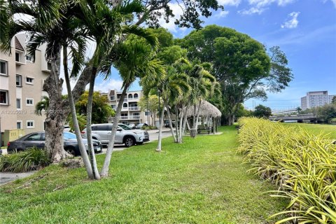 Copropriété à louer à Miami, Floride: 2 chambres, 74.69 m2 № 2145805 - photo 17