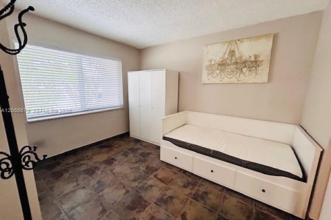 Copropriété à louer à Miami, Floride: 2 chambres, 74.69 m2 № 2145805 - photo 12