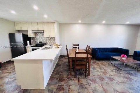 Condo à Miami, Floride, 2 chambres  № 2145805