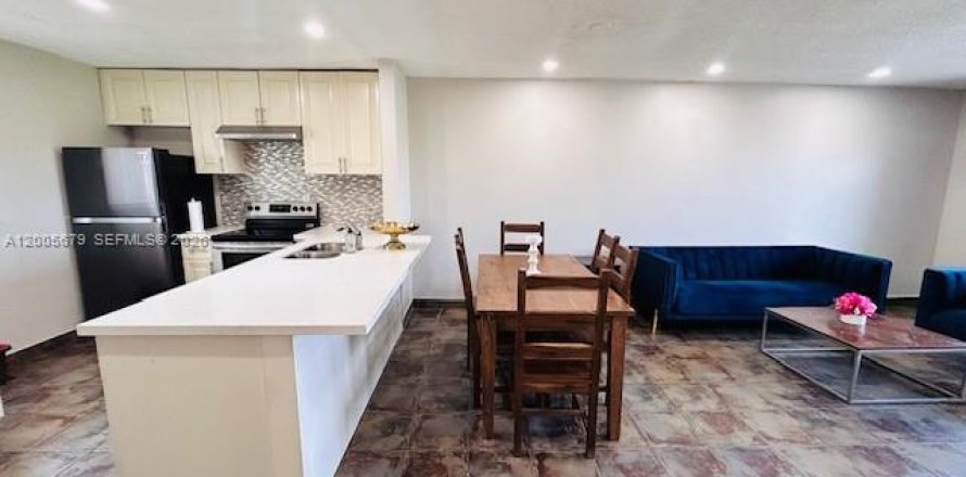 Condo à Miami, Floride, 2 chambres  № 2145805