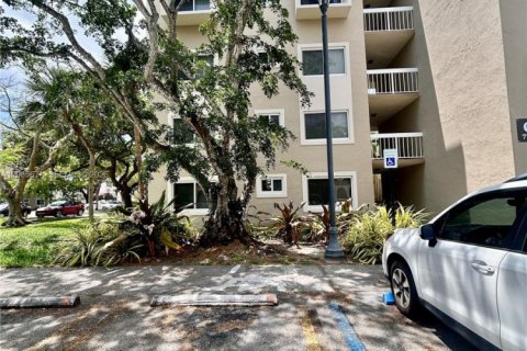 Copropriété à louer à Miami, Floride: 2 chambres, 74.69 m2 № 2145805 - photo 16