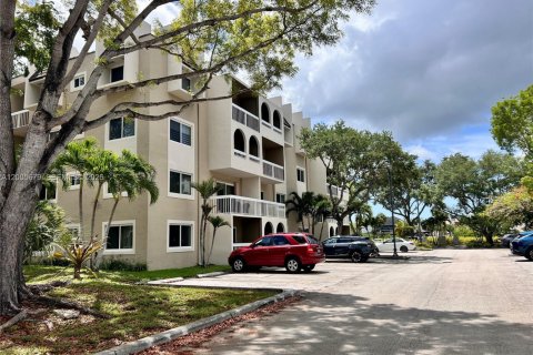 Copropriété à louer à Miami, Floride: 2 chambres, 74.69 m2 № 2145805 - photo 2