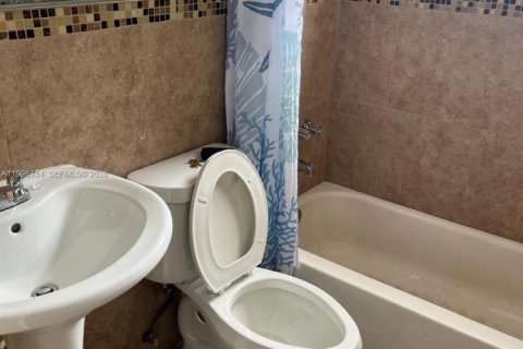 Снять в аренду кондоминиум в Майами, Флорида 3 спальни, 91.97м2, № 2058712 - фото 8