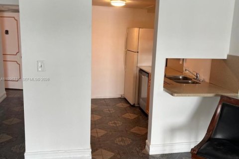 Снять в аренду кондоминиум в Майами, Флорида 3 спальни, 91.97м2, № 2058712 - фото 11