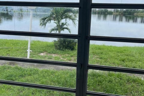 Снять в аренду кондоминиум в Майами, Флорида 3 спальни, 91.97м2, № 2058712 - фото 5