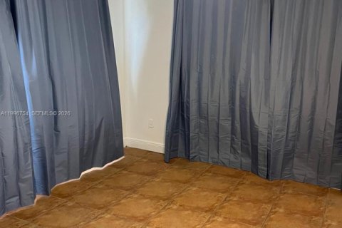 Снять в аренду кондоминиум в Майами, Флорида 3 спальни, 91.97м2, № 2058712 - фото 7