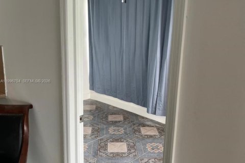 Снять в аренду кондоминиум в Майами, Флорида 3 спальни, 91.97м2, № 2058712 - фото 10