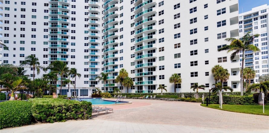 Condo in Hollywood, Florida, 2 bedrooms  № 1861436