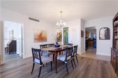 Condo in Hollywood, Florida, 2 bedrooms  № 1861436 - photo 7