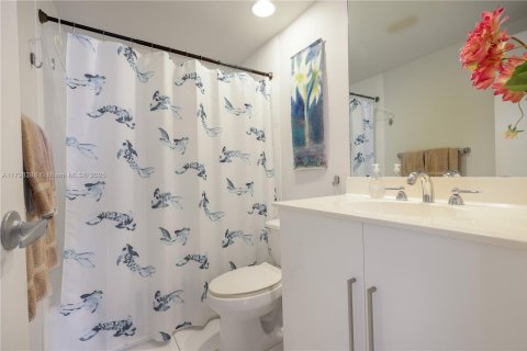 Condo in Hollywood, Florida, 2 bedrooms  № 1861436 - photo 15