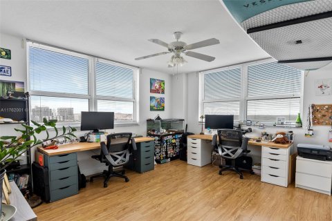Condominio en venta en Miami, Florida, 2 dormitorios, 99.59 m2 № 1707583 - foto 8