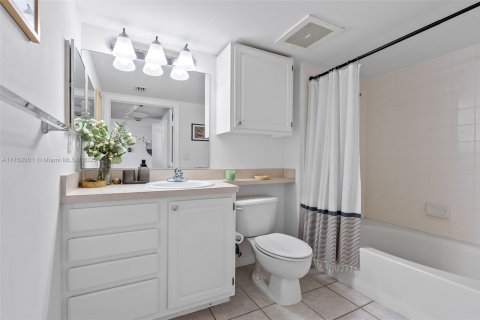 Condominio en venta en Miami, Florida, 2 dormitorios, 99.59 m2 № 1707583 - foto 10