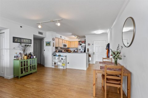 Condominio en venta en Miami, Florida, 2 dormitorios, 99.59 m2 № 1707583 - foto 5