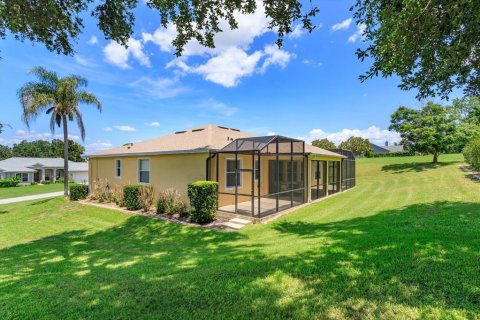 Villa ou maison à vendre à Clermont, Floride: 4 chambres, 224.27 m2 № 2220400 - photo 2