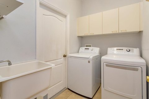 Villa ou maison à vendre à Clermont, Floride: 4 chambres, 224.27 m2 № 2220400 - photo 12