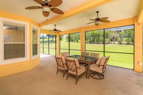 Villa ou maison à vendre à Clermont, Floride: 4 chambres, 224.27 m2 № 2220400 - photo 13