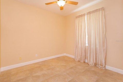 Villa ou maison à vendre à Clermont, Floride: 4 chambres, 224.27 m2 № 2220400 - photo 7