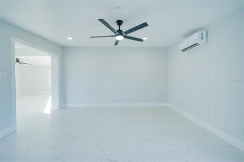 Casa en venta en Port Charlotte, Florida, 3 dormitorios, 176.14 m2 № 2109502 - foto 26