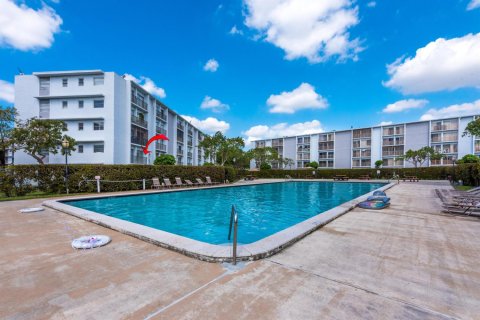 Condominio en alquiler en Miramar, Florida, 2 dormitorios, 77.29 m2 № 1151675 - foto 1