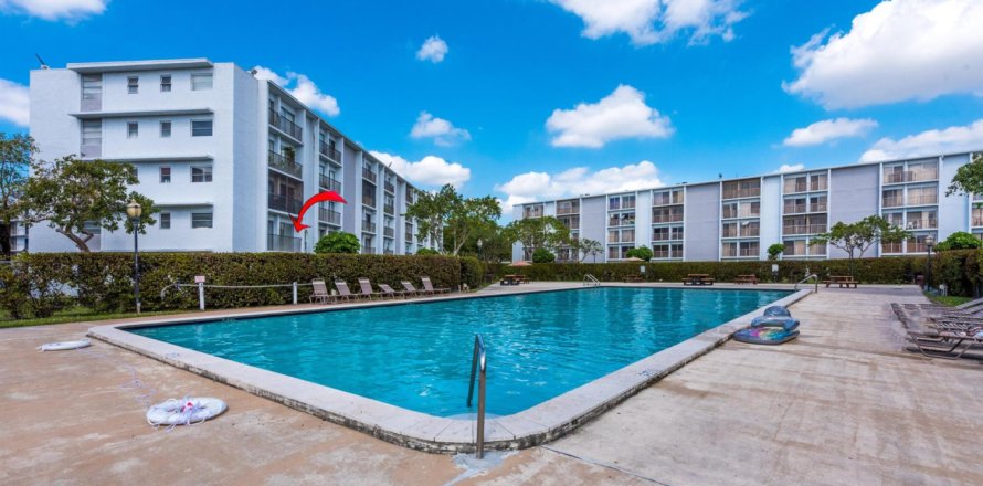 Condo in Miramar, Florida, 2 bedrooms № 1151675