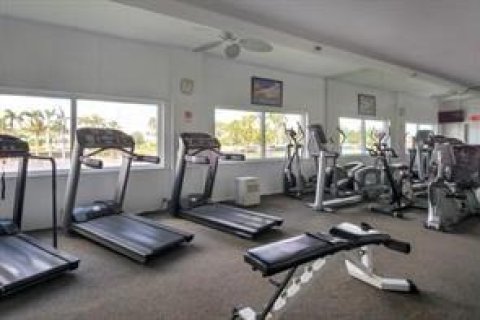 Condo in Pompano Beach, Florida, 2 bedrooms  № 1096427 - photo 1