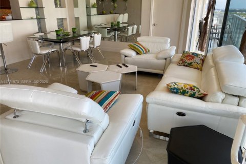 Condo in Sunny Isles Beach, Florida, 2 bedrooms № 2185824 - photo 4