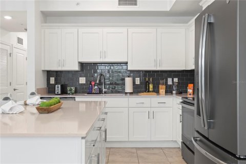 Condo in Kissimmee, Florida, 2 bedrooms  № 1572748 - photo 13