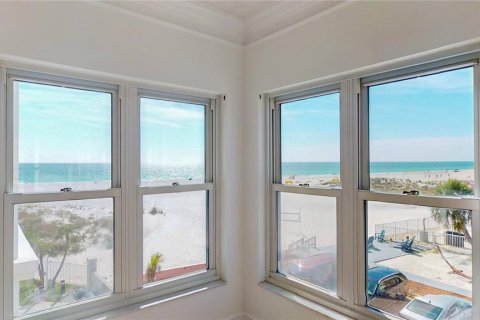 Condo in Saint Pete Beach, Florida, 2 bedrooms № 2226468 - photo 18