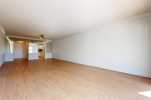 Condo in Saint Pete Beach, Florida, 2 bedrooms № 2226468 - photo 25