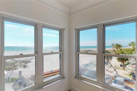 Condo in Saint Pete Beach, Florida, 2 bedrooms № 2226468 - photo 20