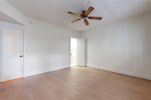 Condo in Saint Pete Beach, Florida, 2 bedrooms № 2226468 - photo 30
