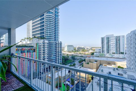 Condo in Miami, Florida, 1 bedroom  № 1962099 - photo 13