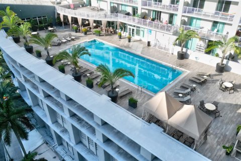Condo in Miami, Florida, 1 bedroom  № 1962099 - photo 16