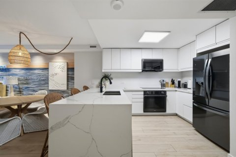 Купить кондоминиум в Майами-Бич, Флорида 55.74м2, № 2007107 - фото 4